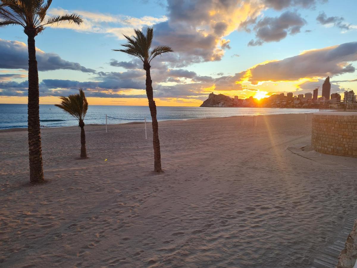 Sunny Morning Of Costa Blanca - Sunset Waves Benidorm Appartement Buitenkant foto