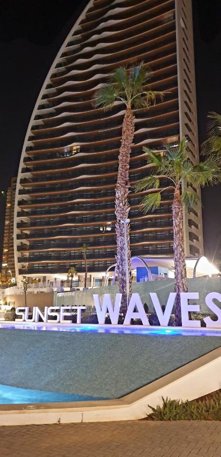 Sunny Morning Of Costa Blanca - Sunset Waves Benidorm Appartement Buitenkant foto